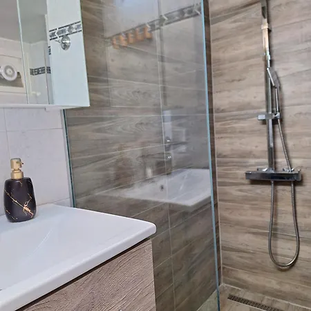 Apartment Cozy In The Center Thessaloniki